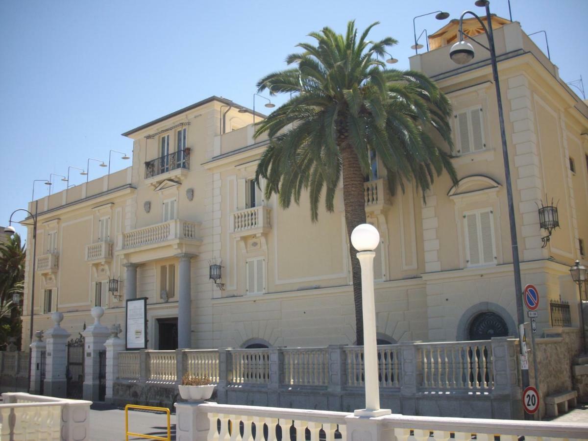 Hotel San Vincenzo Soverato Marina Exterior foto